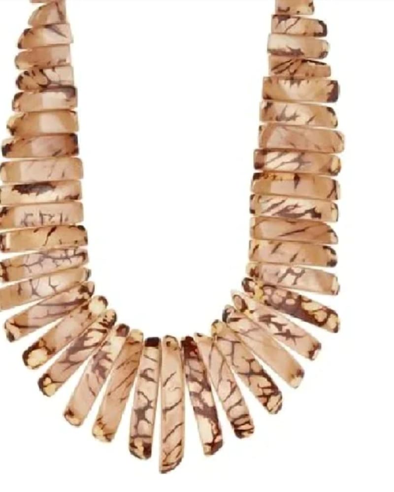 Front of a size O/S Amazon Necklace in Café Con Leche in Café Con Leche by Tagua Jewelry. | dia_product_style_image_id:329032
